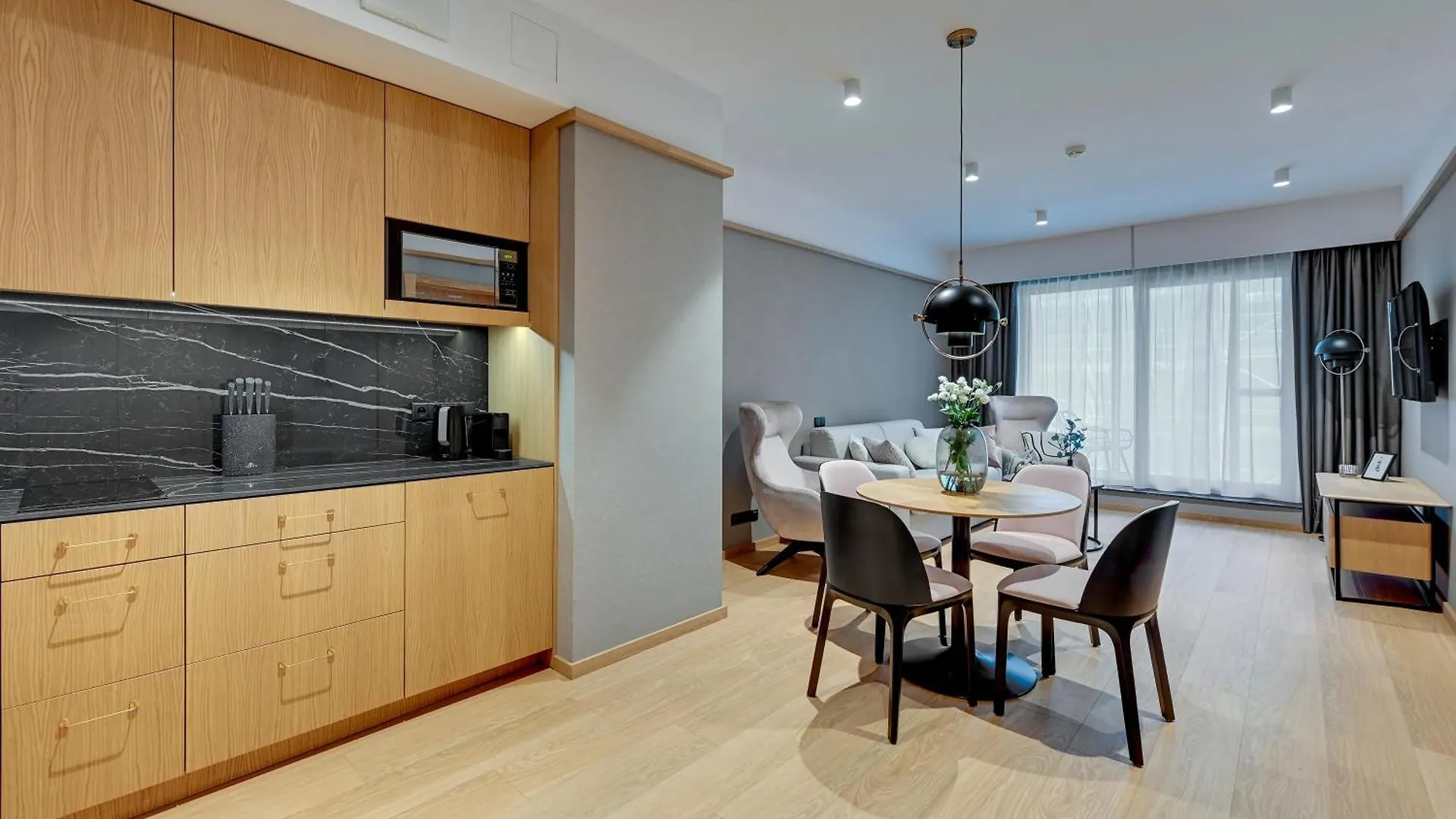 Flatbook - Deo Plaza Comfort Apartments
